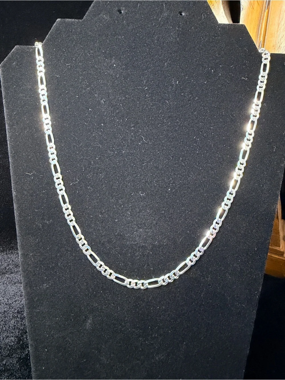 925 Stamped Sterling Silver Figaro 24in 4MM Necklace Lobster Clasp. 16g